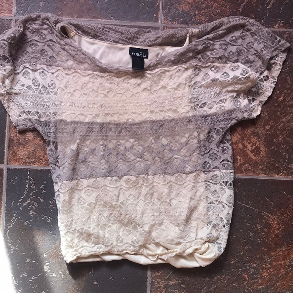 Naturally colored top